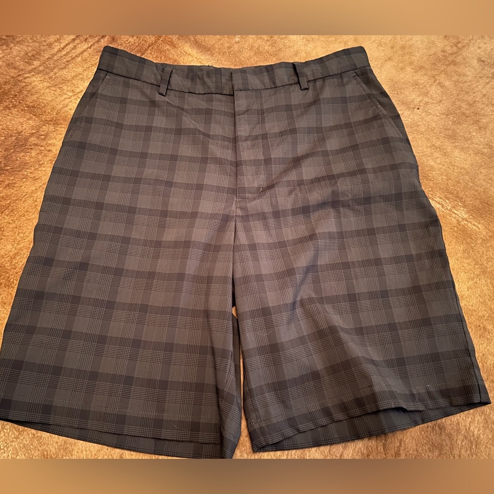 WALTER HAGEN men’s golf dress shorts SIZE 34 new without tags